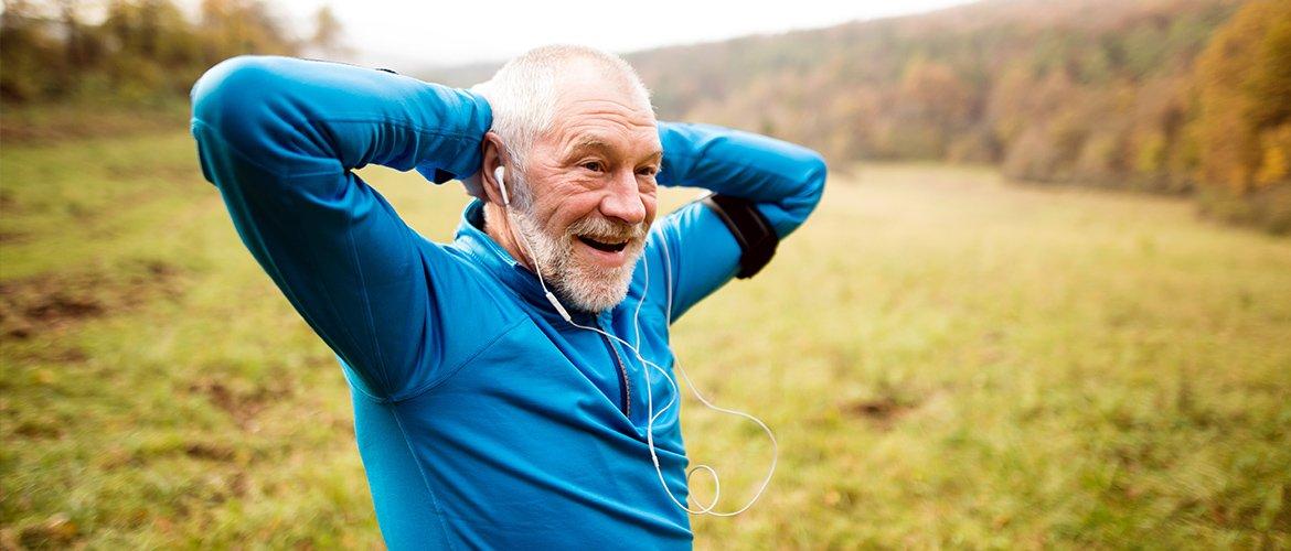 1170x500_template A man resting during an outdoor workout